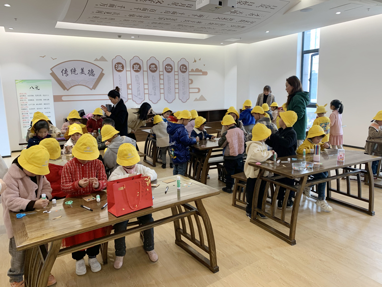 縣幼兒園向陽(yáng)分園開展讀書活動(dòng)